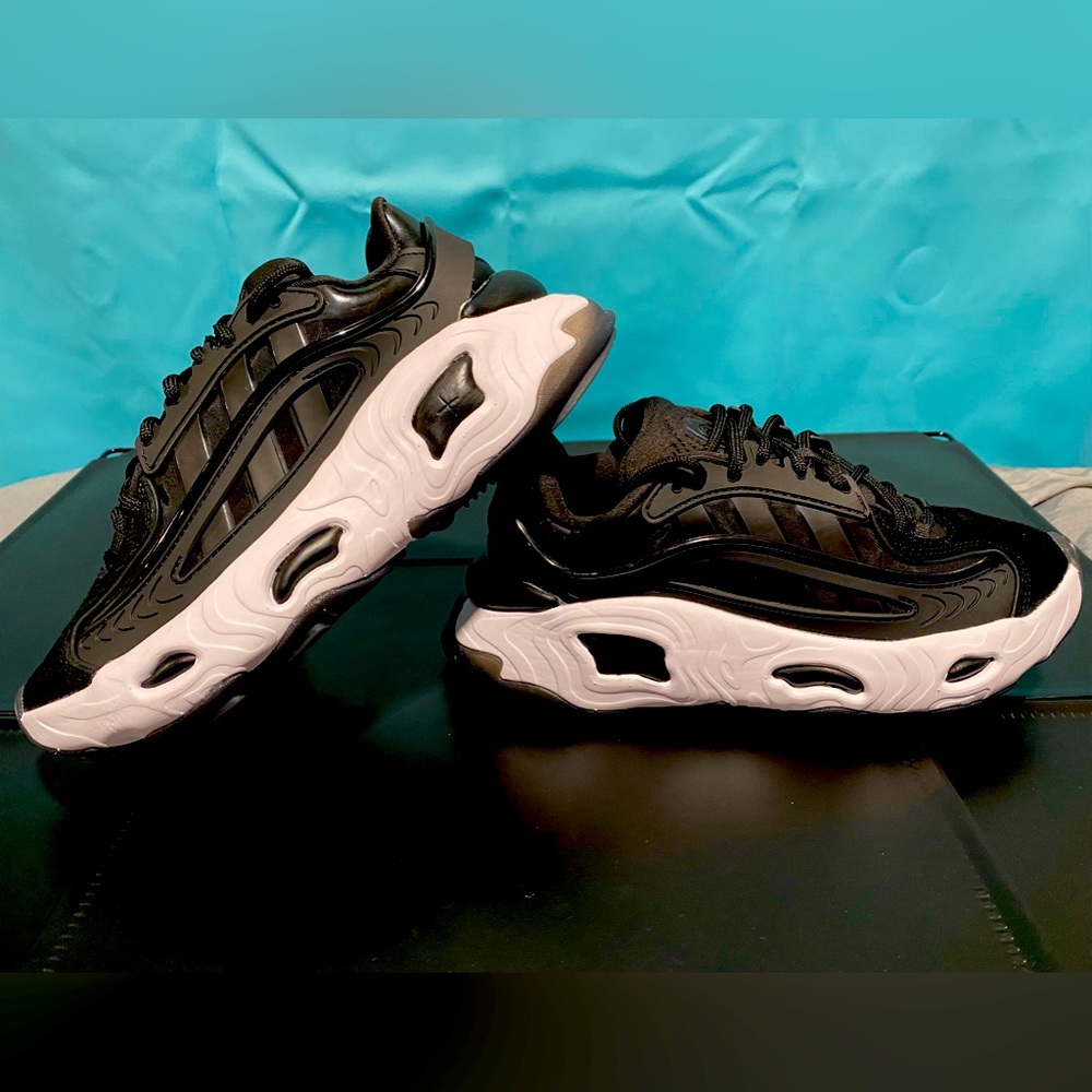 ADIDAS OZNOVA WOMENS 5.5 YOUTH 3.5 BLACK AND WHITE SOLD OUT COLOR @ ADIDAS